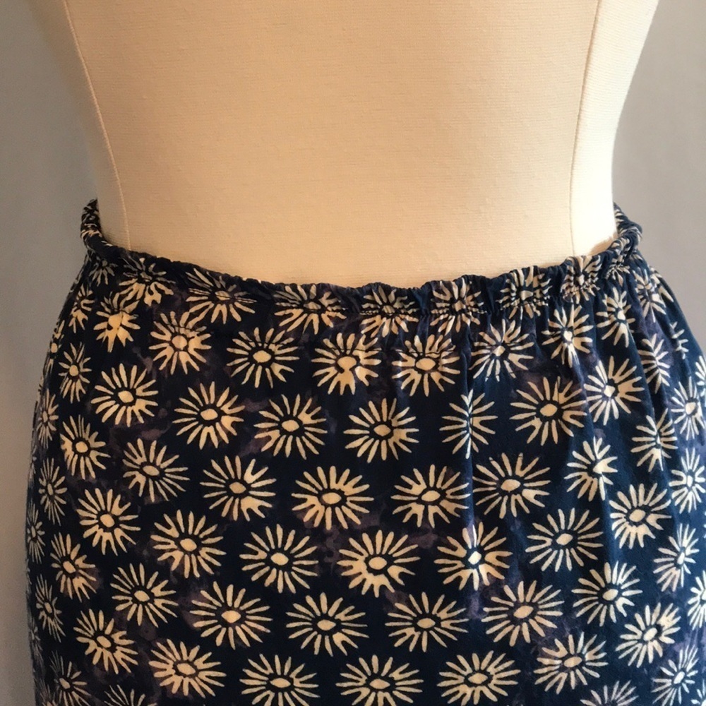 🧨SALE 3/$25‼️
🤟🏽Endeavor Trading Long Hobo Style Skirt 🙏🏻 - Picture 4 of 8